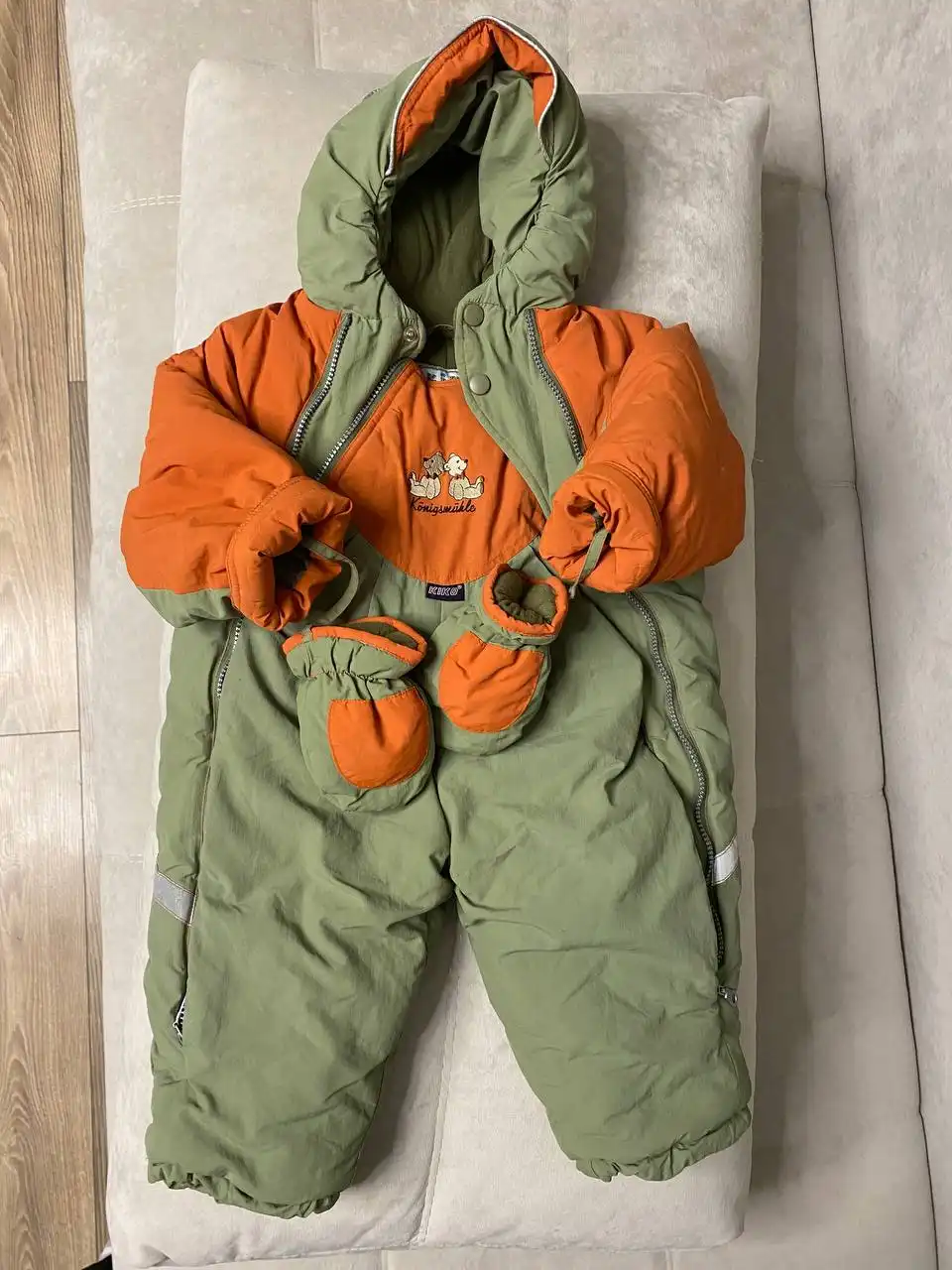 Продам зимний комбинезон на новорожденного