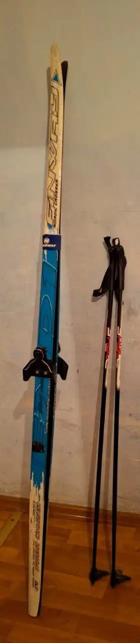 Продам лыжи в хорошем состоянии