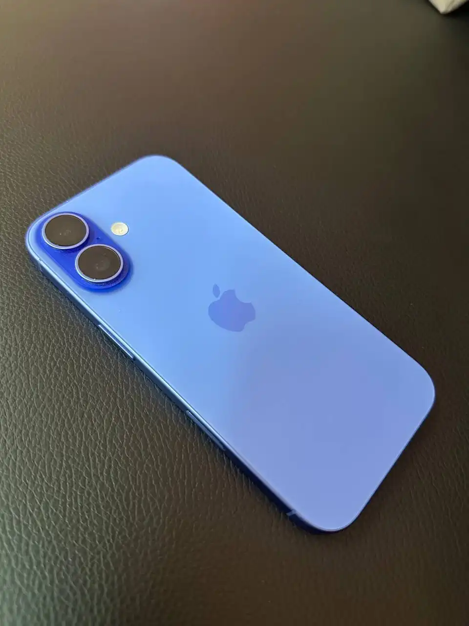 Продам iPhone 16