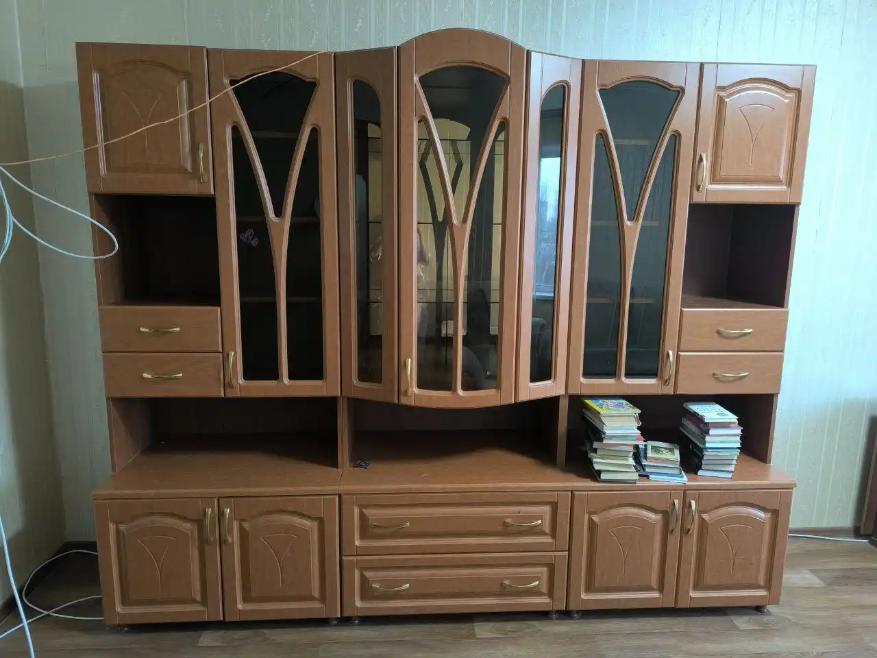 Стенка бу длиной 252 см