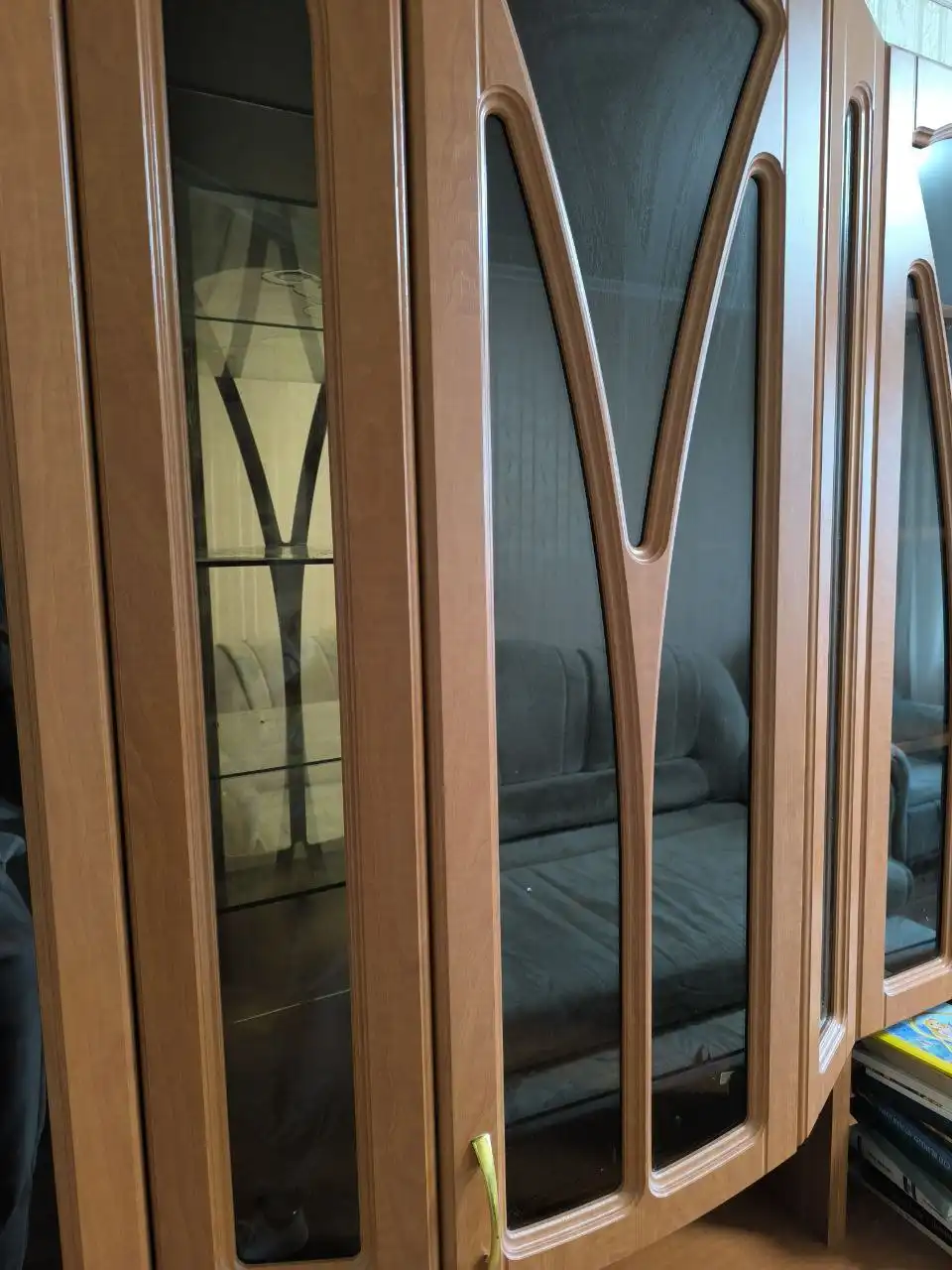 Стенка бу длиной 252 см