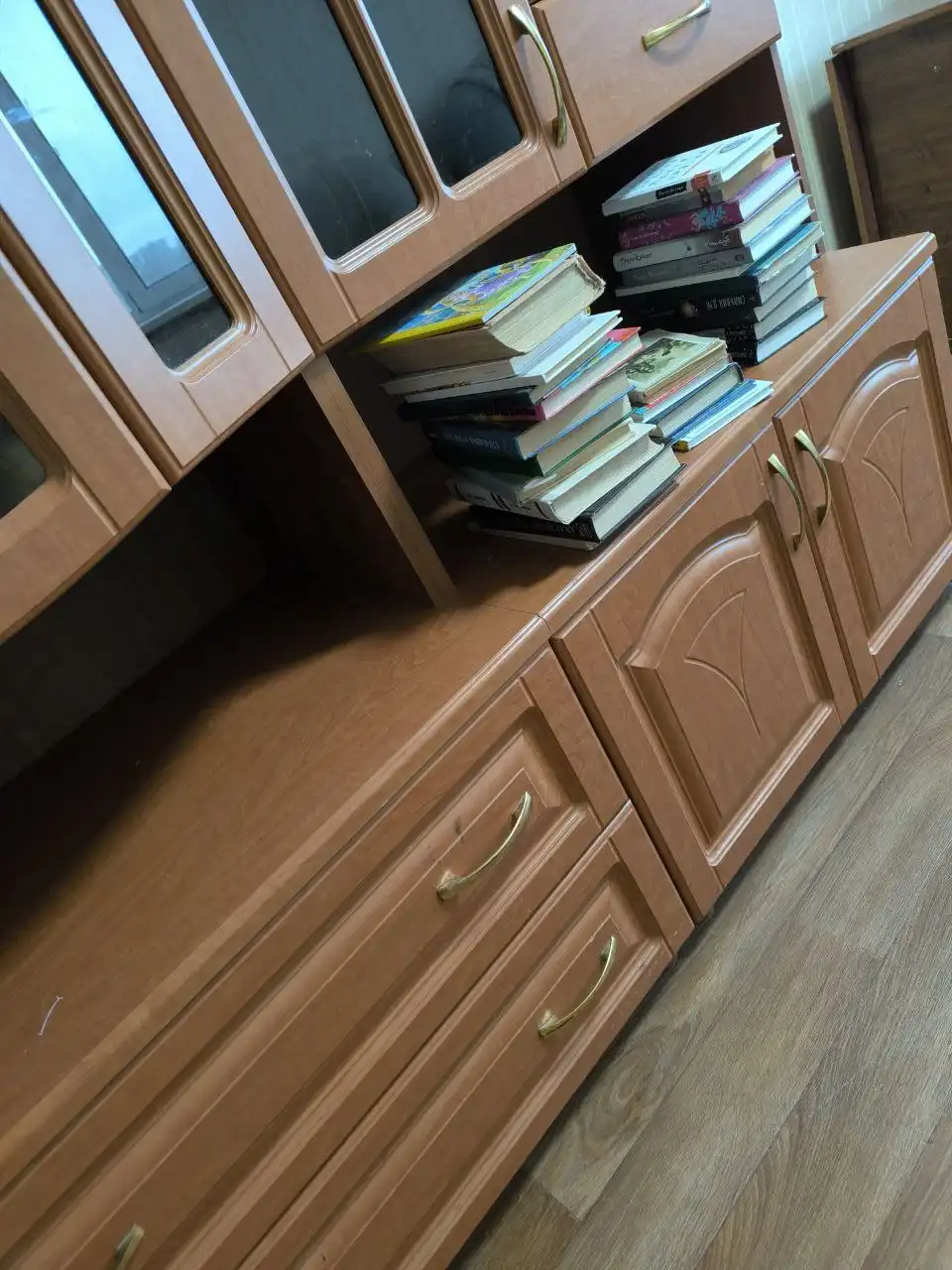 Стенка бу длиной 252 см