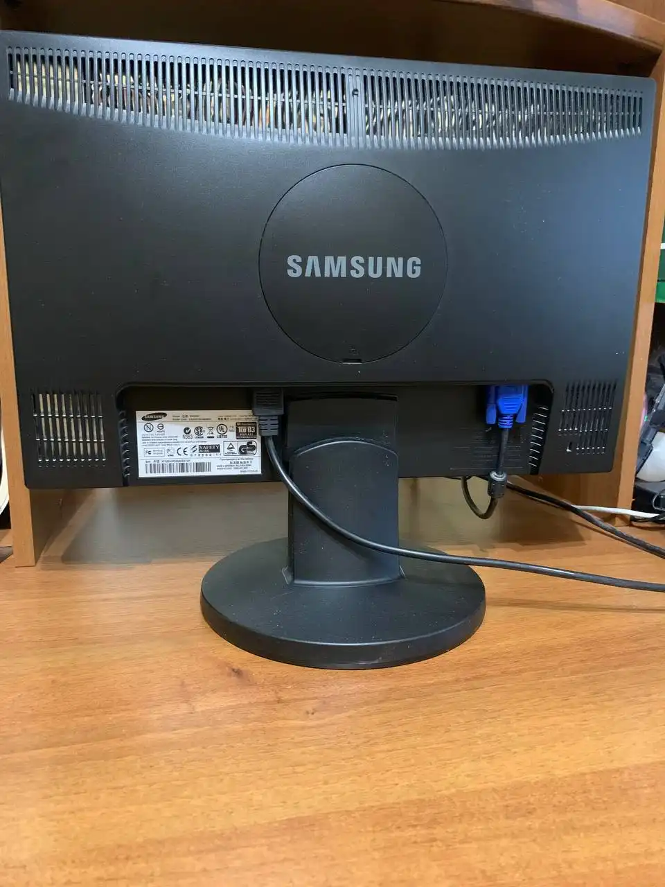 Продам монитор Samsung SyncMaster 2043nw