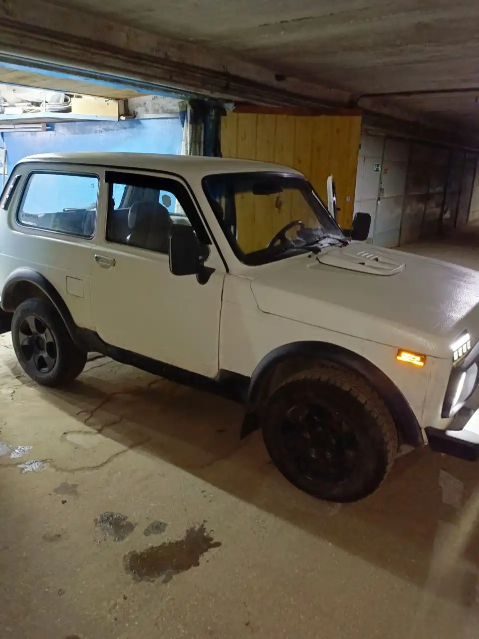 Продажа автомобиля 2001 года с пробегом 132 тыс. км