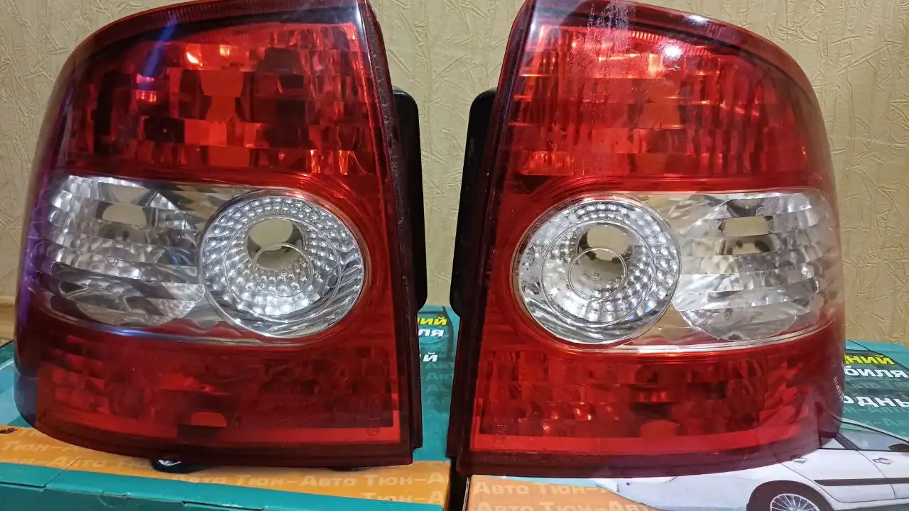 Задние фонари на Приору 1 заводские