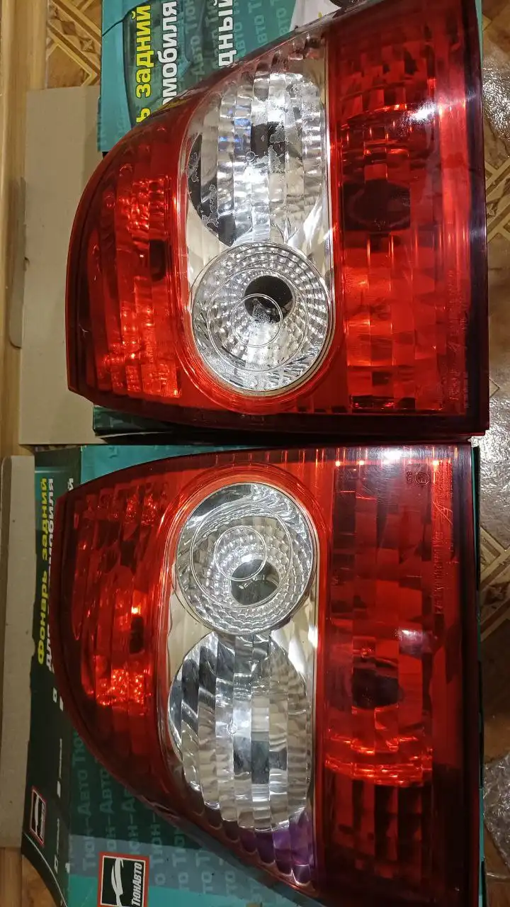 Задние фонари на Приору 1 заводские