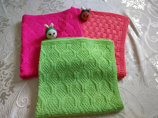 Вязаные пледы ручной работы для новорожденных - Товары для детей в Тольятти