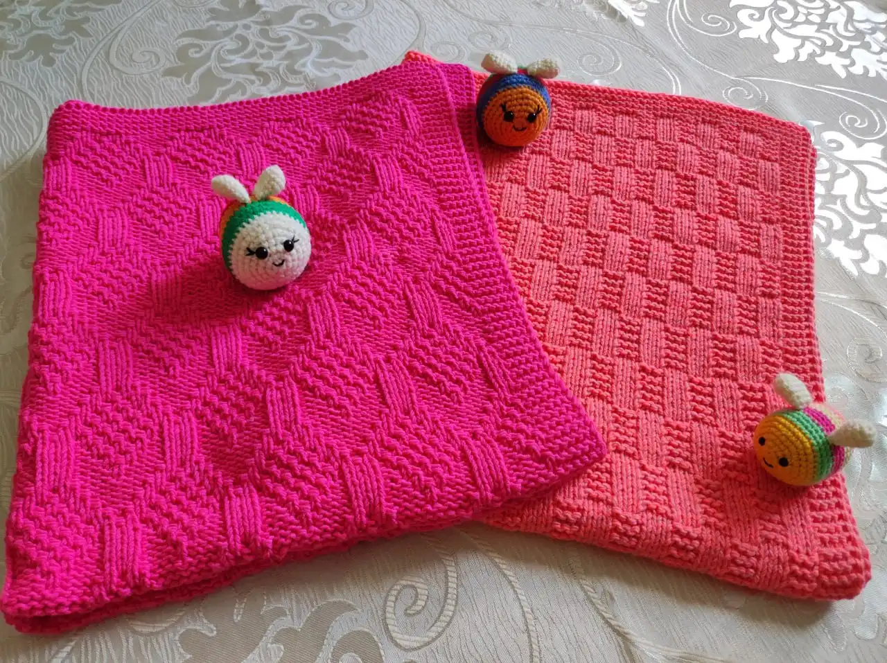 Вязаные пледы ручной работы для новорожденных