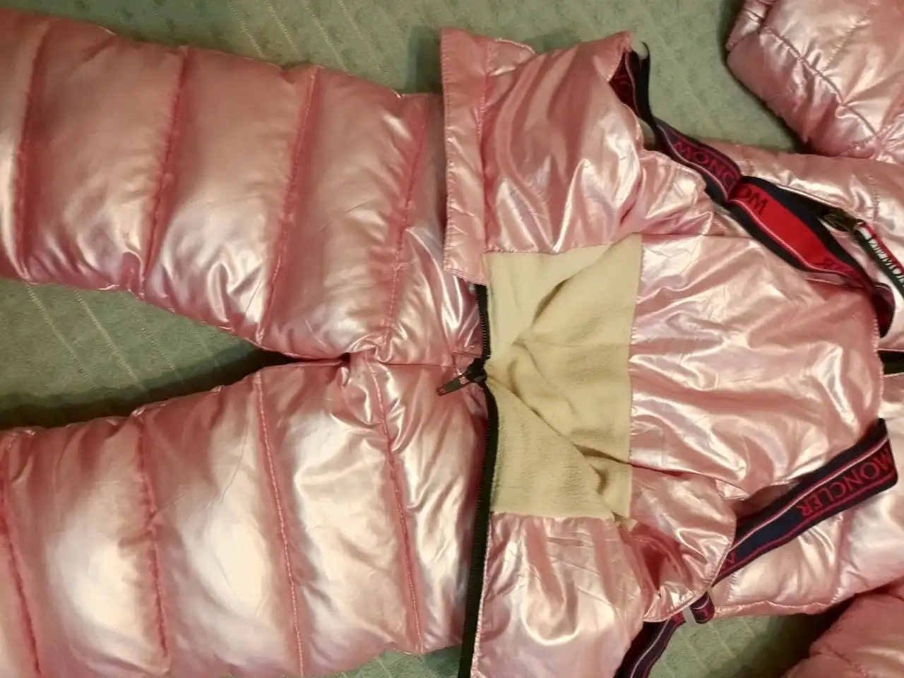 Продам зимний костюм на рост 86