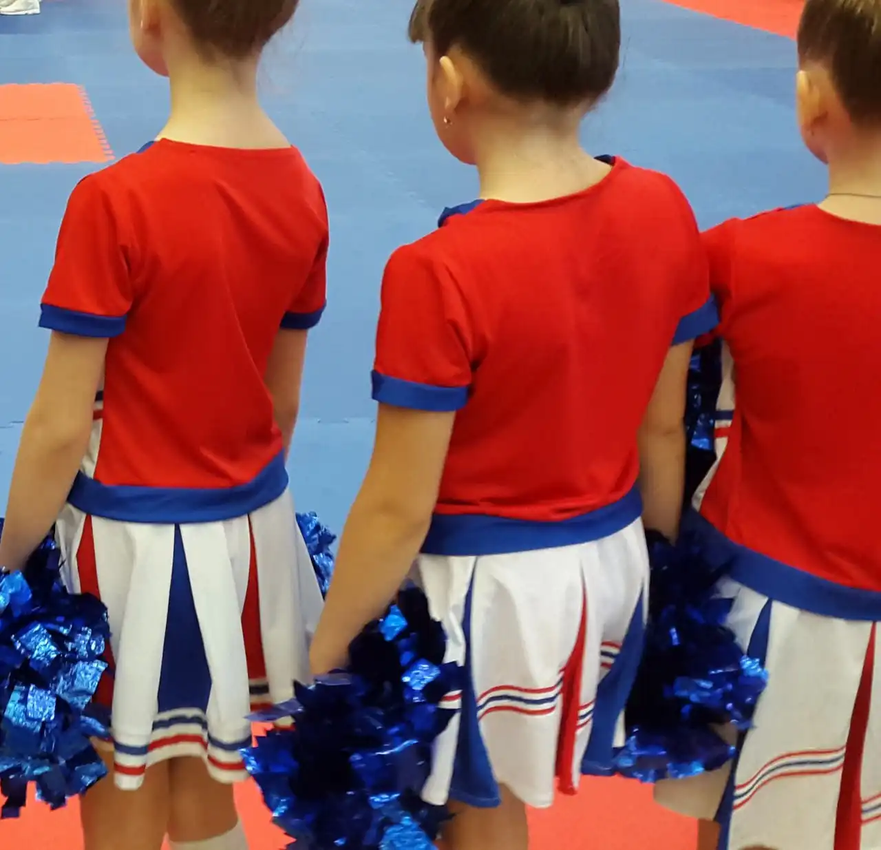 Костюм для спортивных танцев на девочку 7-9 лет