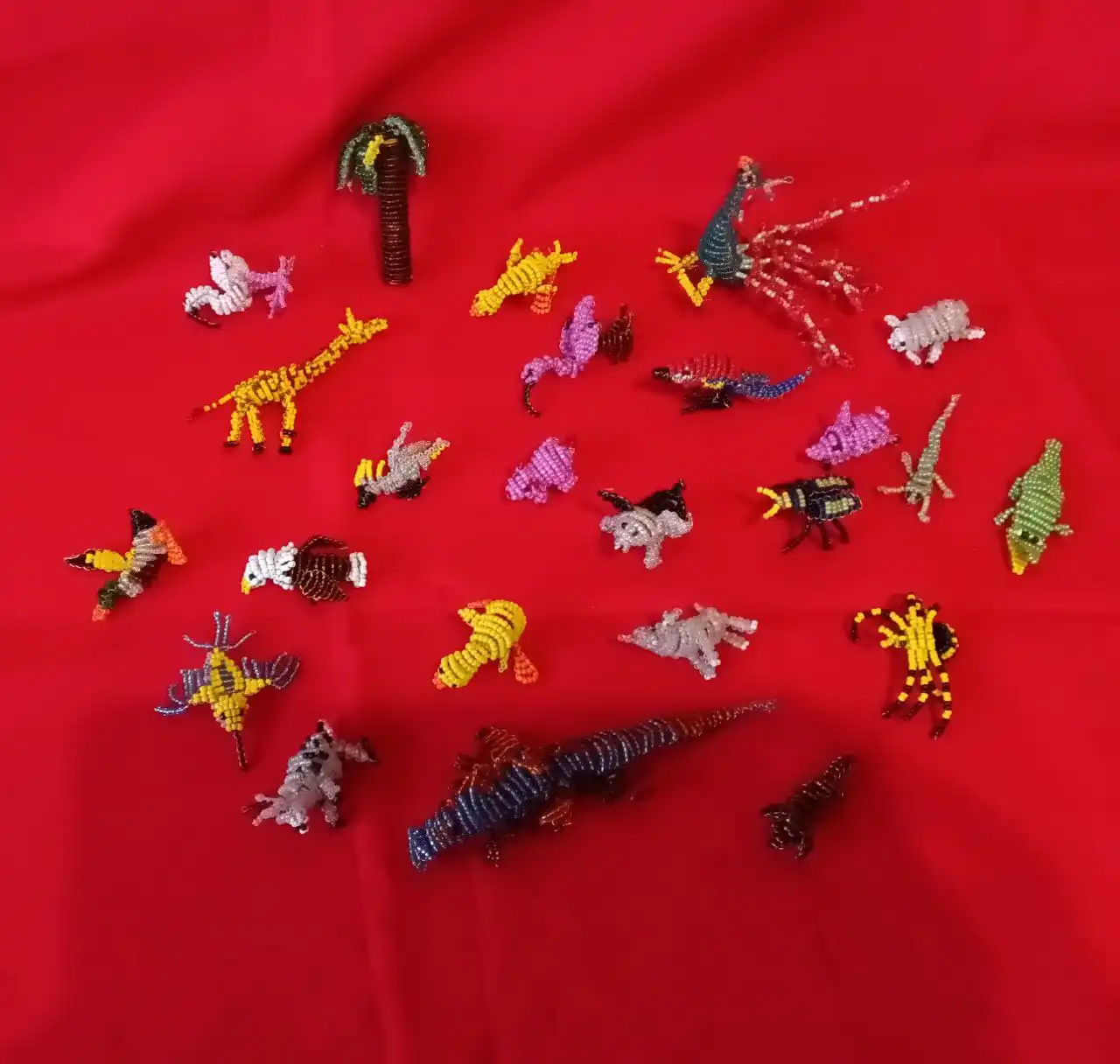 Фигурки из бисера ручной работы