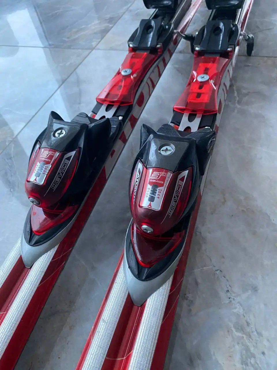 Горные лыжи 160 см с ботинками 42 размера