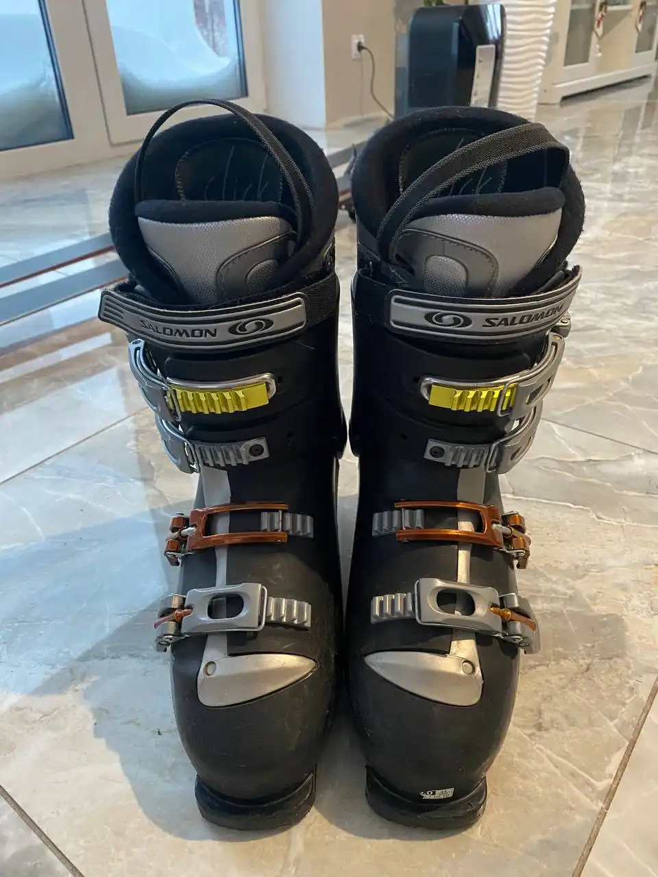 Горные лыжи 160 см с ботинками 42 размера