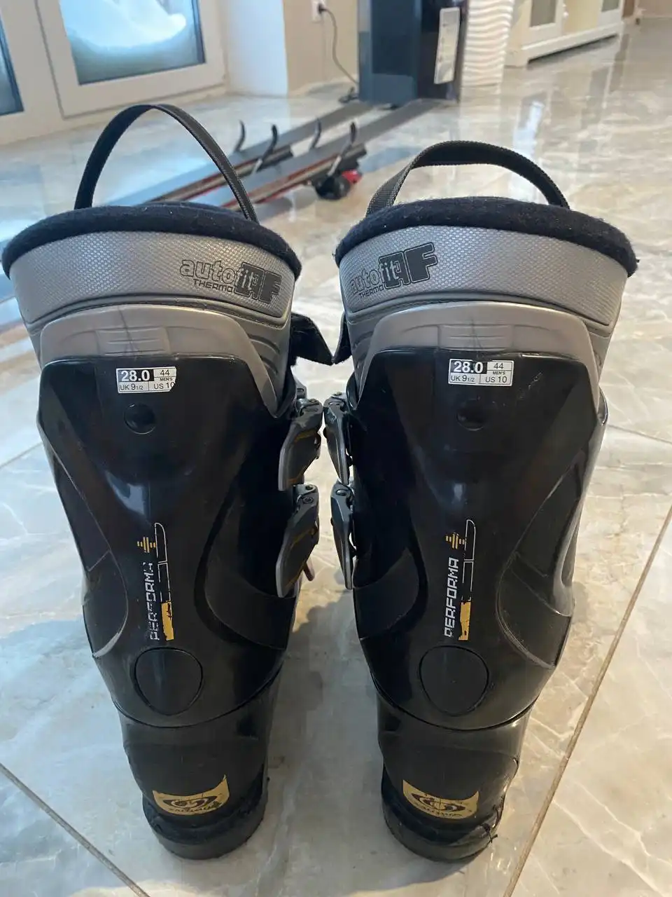 Горные лыжи 160 см с ботинками 42 размера