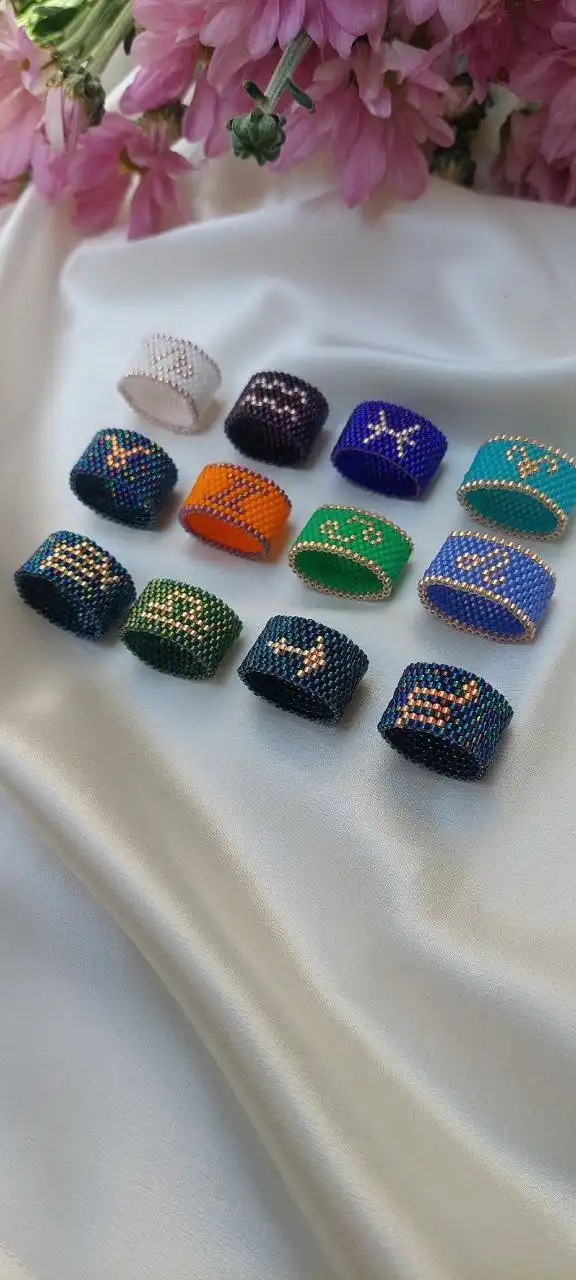 Украшения из ювелирного бисера ручной работы
