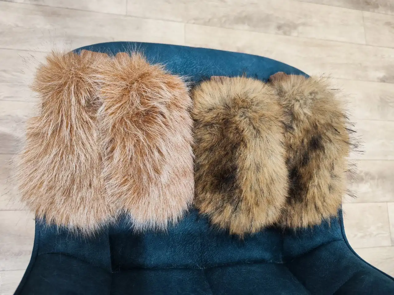 Новые меховые варежки