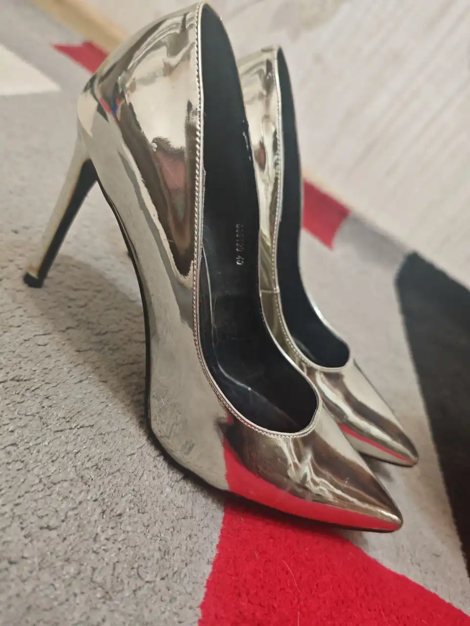 Продам нарядную женскую обувь б/у