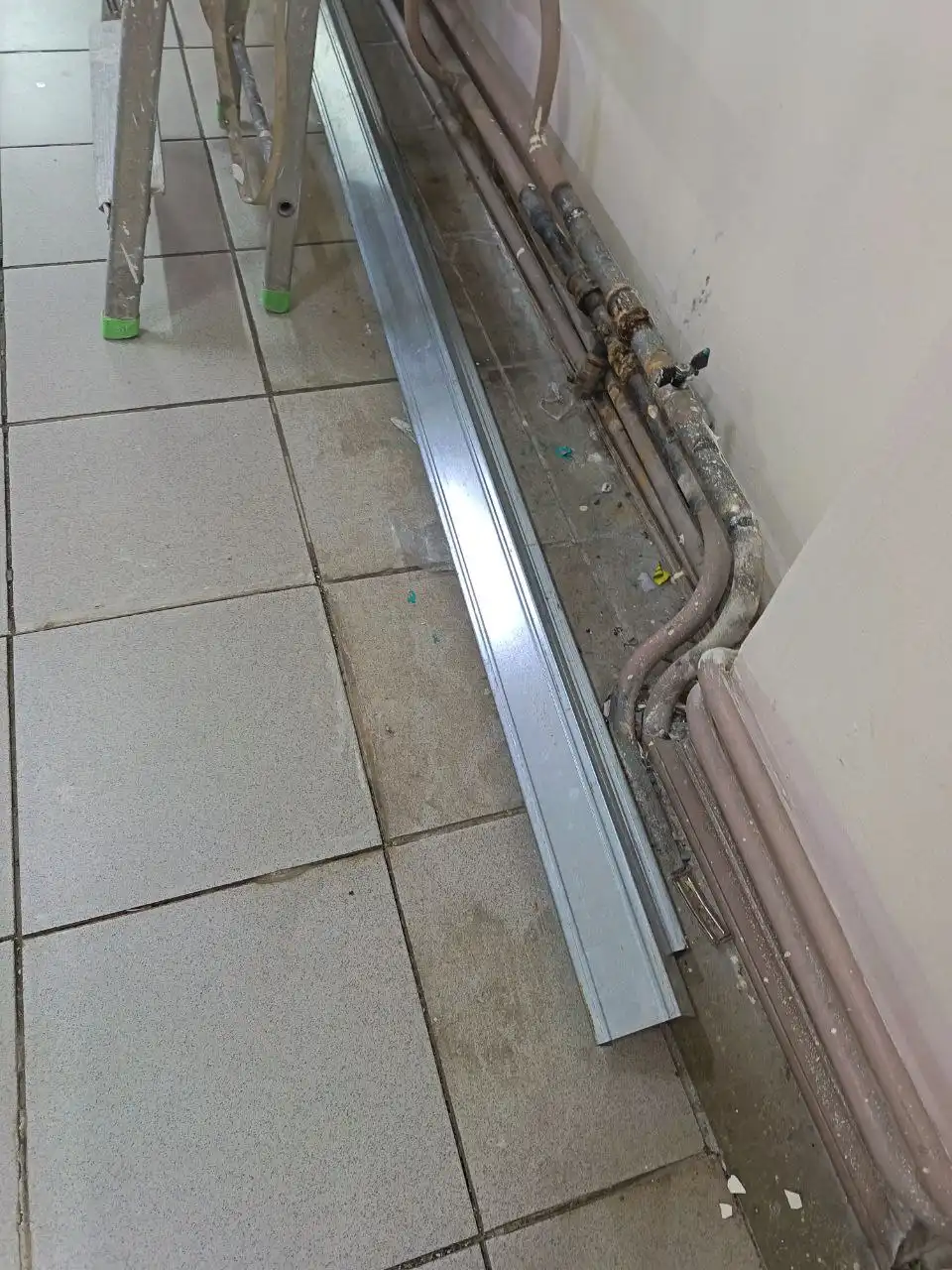 Отдам металлопрофиль и гипсокартон