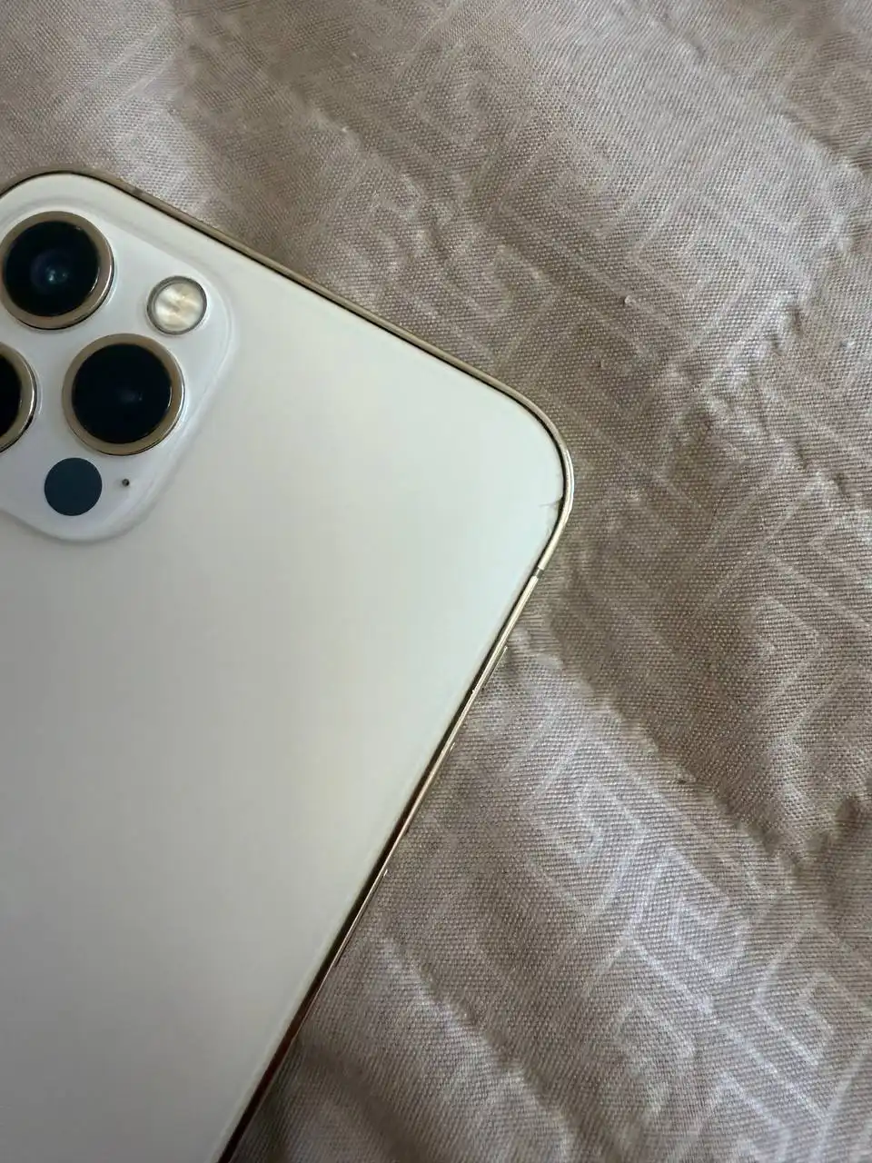 Продам IPhone 12 Pro 256гб