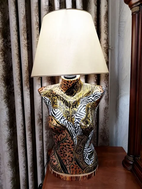 Продажа торшера-манекена с эксклюзивным дизайном - Посуда в Тольятти