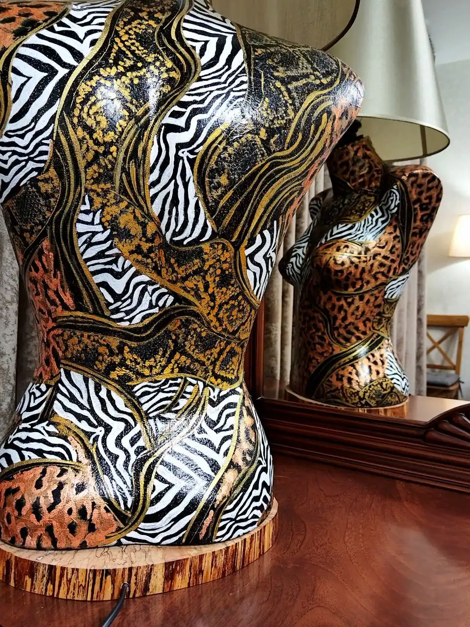 Продажа торшера-манекена с эксклюзивным дизайном - Барахолка в Тольятти