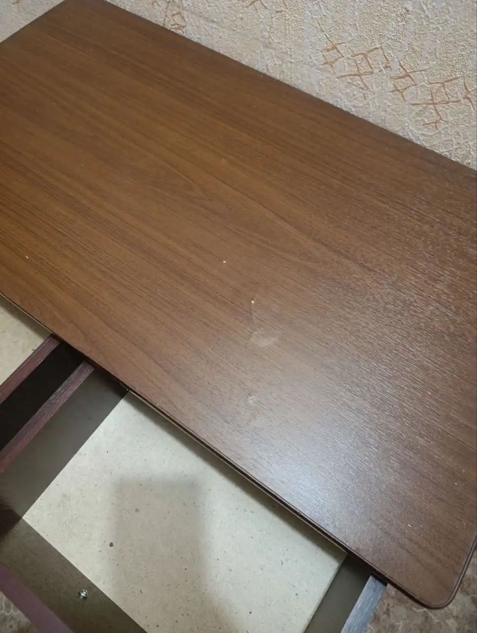 Отдам даром рабочий предмет с повреждениями на столешнице - Барахолка в Тольятти