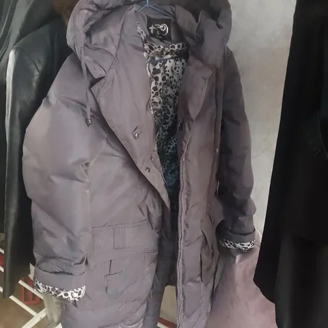 Пуховик новый 50-56 - Мужская одежда в Тольятти