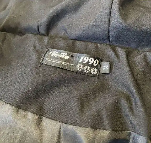 Пуховик как стусси состояние 9/10 - Верхняя одежда (Одежда) в Тольятти