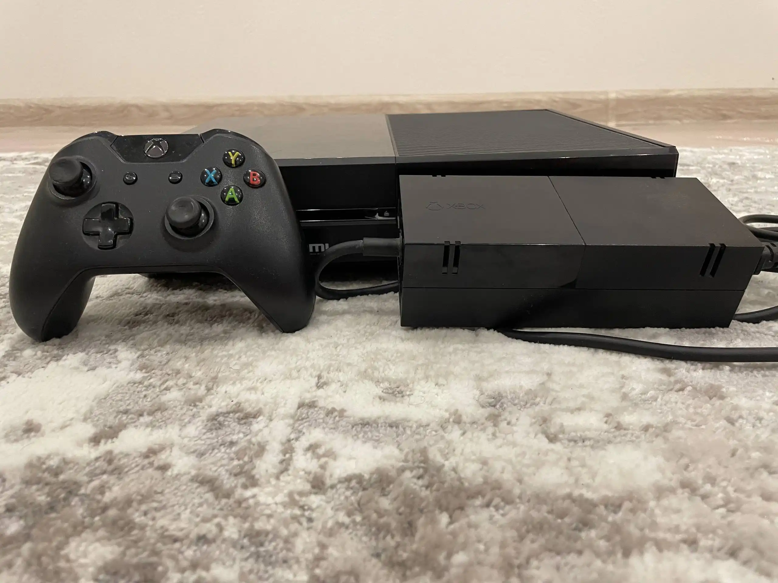 Продажа игровой приставки Xbox One 500GB - Игровые приставки (Электроника) в Тольятти