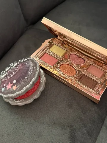 Тени и румяна новые в упаковке - Косметика в Тольятти