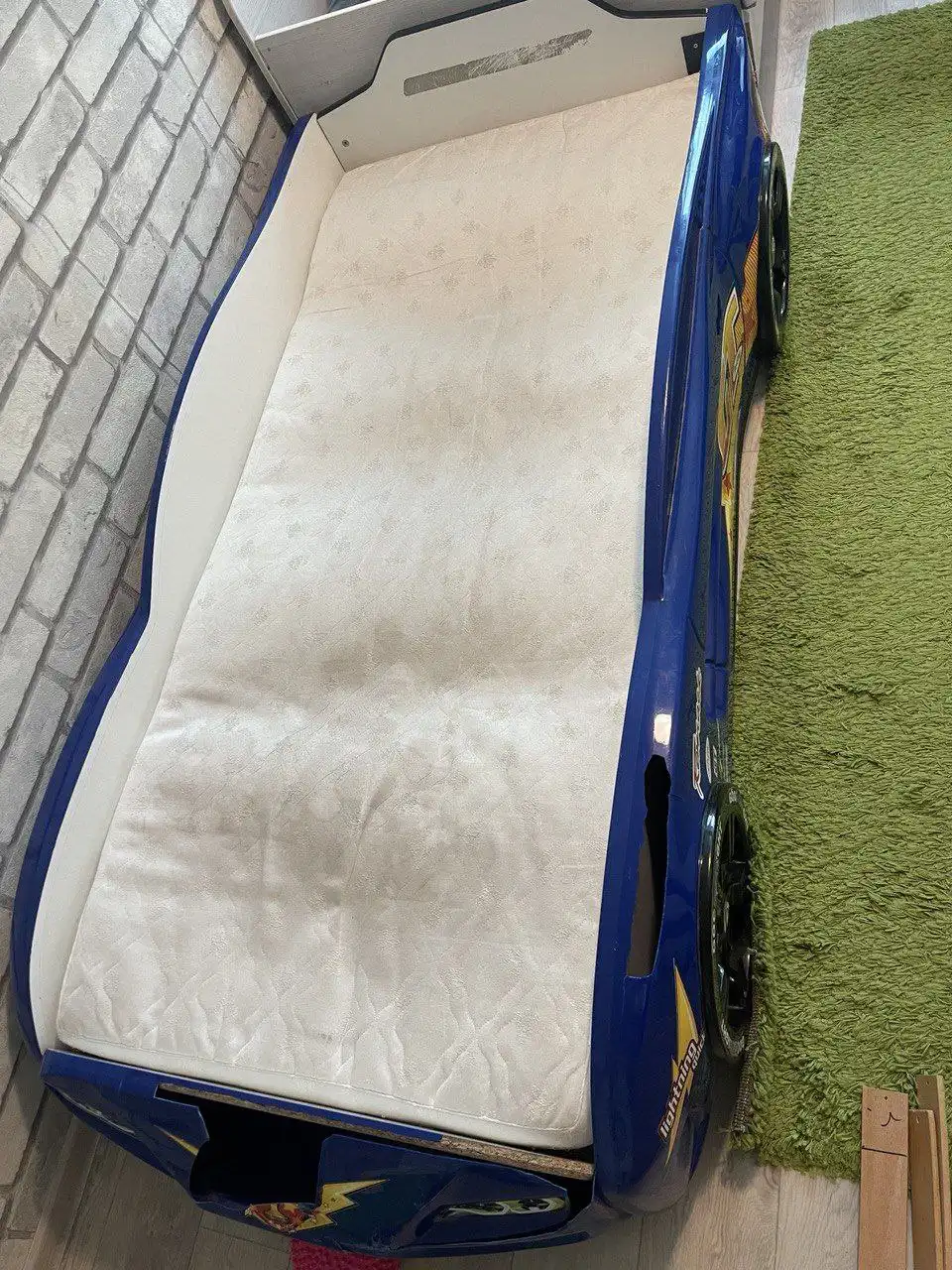 Детская кровать с матрацем - Детская мебель (Барахолка) в Тольятти