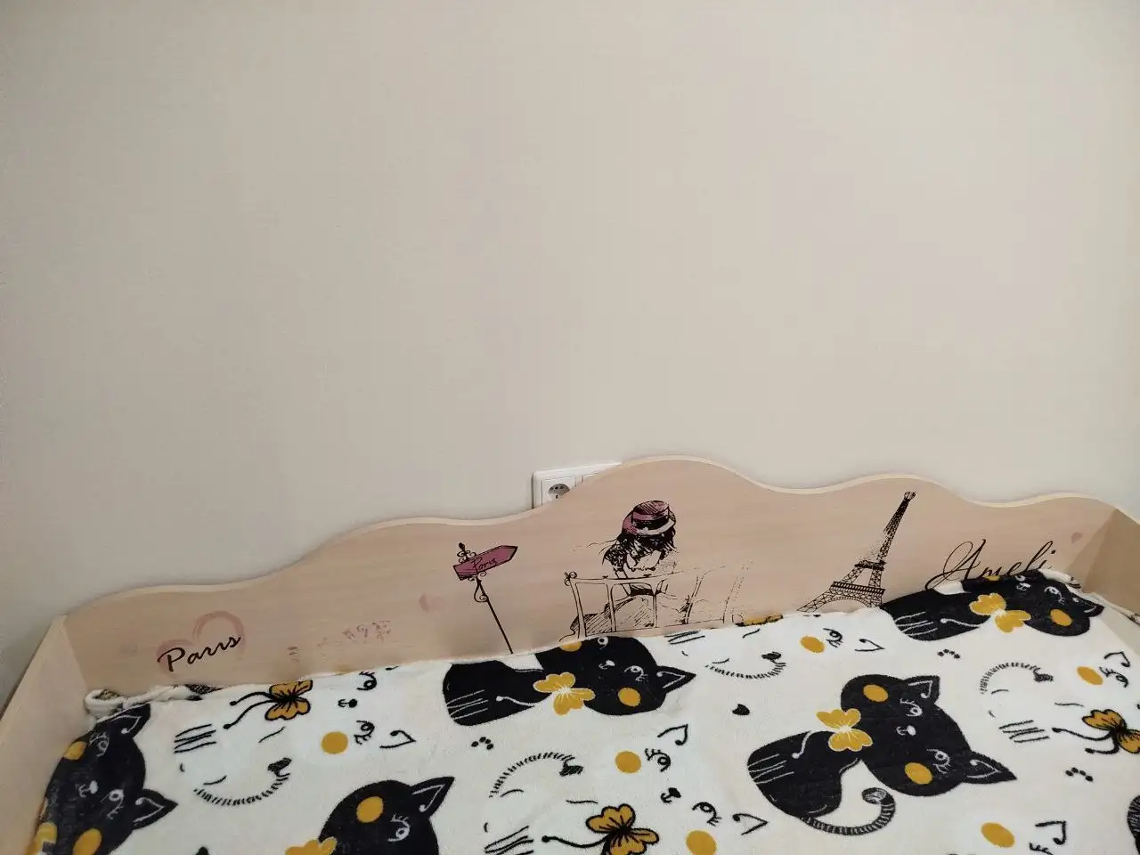 Продам кровать с матрасом и полку - Барахолка в ТОЛЬЯТТИ