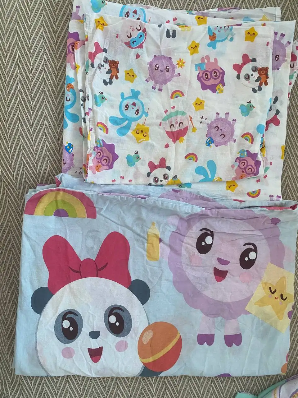Продам постельное белье для девочки и одеяло - Текстиль (Барахолка) в Тольятти