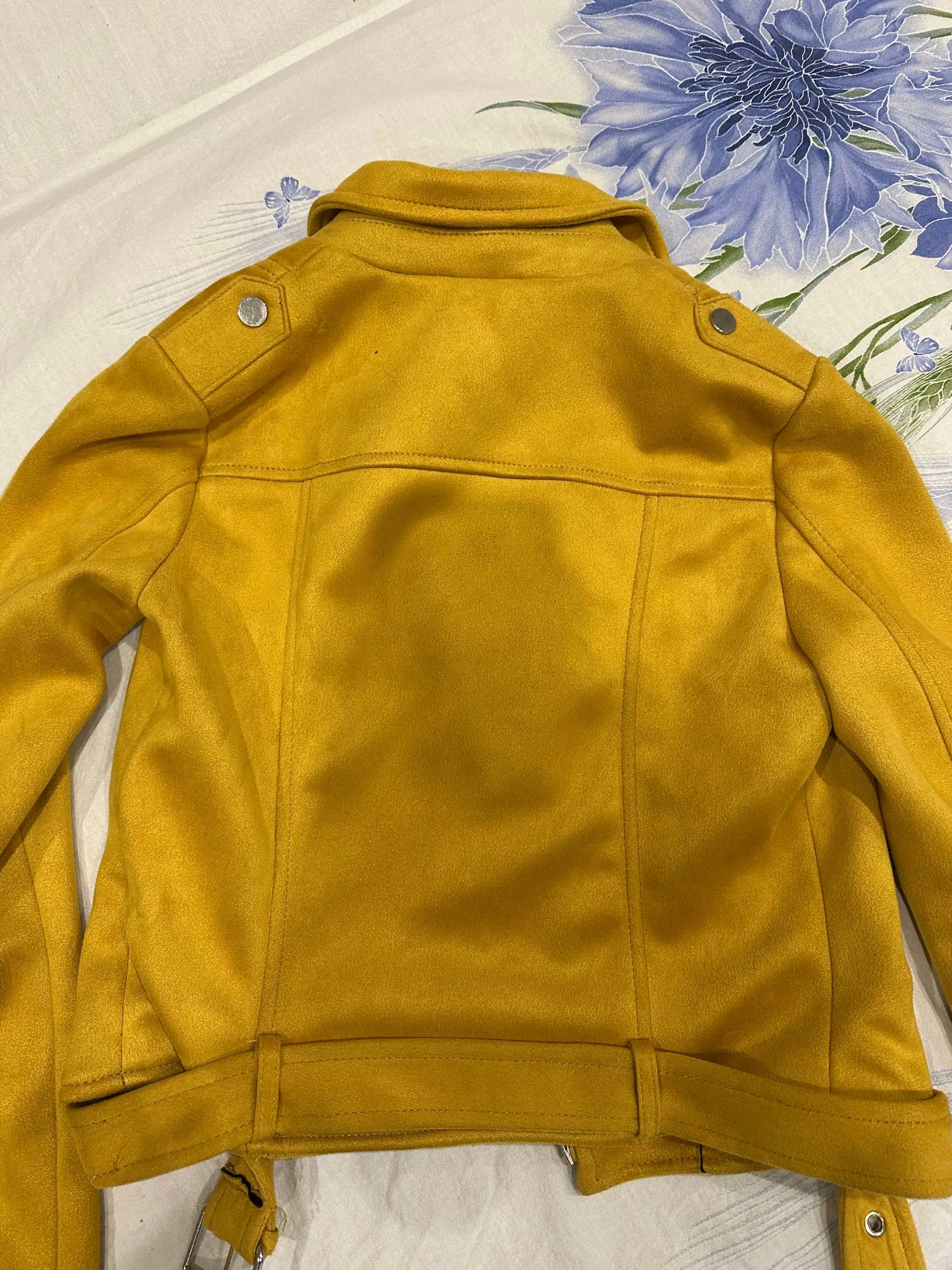 Демисезонная куртка 40-42 размера - Верхняя одежда (Одежда) в Тольятти