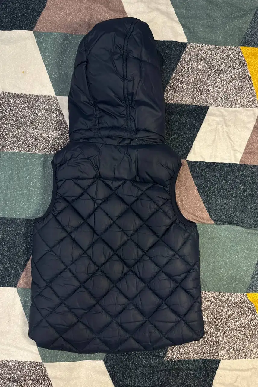 Детская жилетка H&M 122 размера - Детская одежда (Одежда) в Тольятти