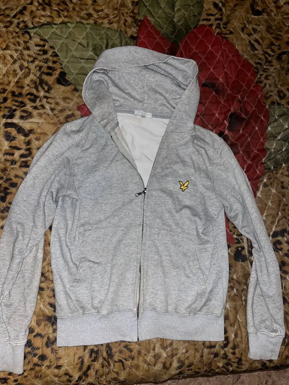 Продам две кофты - Одежда (Барахолка) в Тольятти