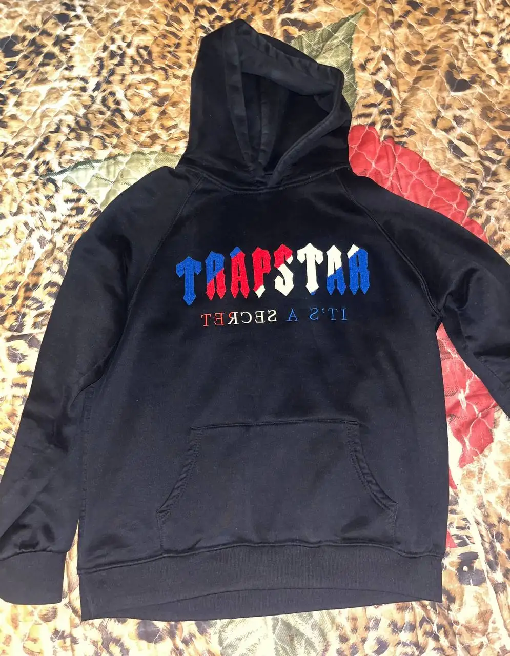 Продам две кофты - Одежда (Барахолка) в Тольятти