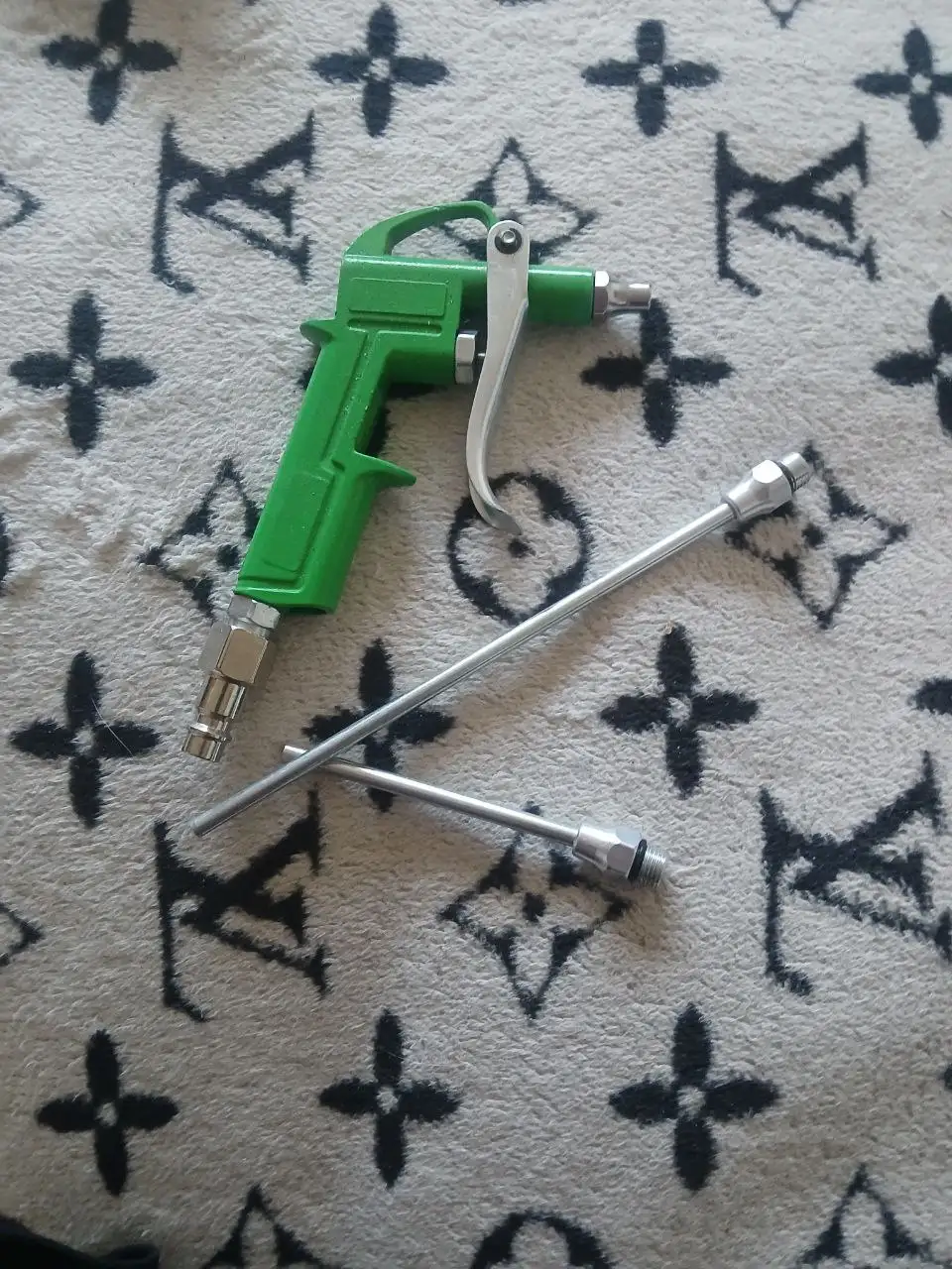 Комплект пневмооборудования и сварочный шлем - Инструменты и оборудование (Барахолка) в Тольятти