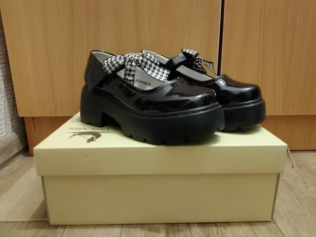 Демисезонные сапоги и туфли для девочек 32 размер - Сумки и аксессуары в Тольятти