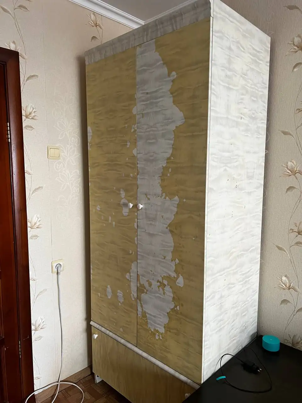 Два шкафа с поврежденной пленкой - Барахолка в ТОЛЬЯТТИ