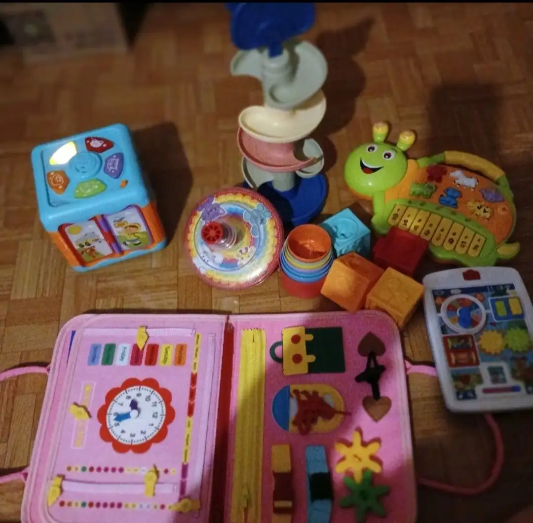 Вещи женские, игрушки, медицинский костюм, ткани, розы - Барахолка в Тольятти