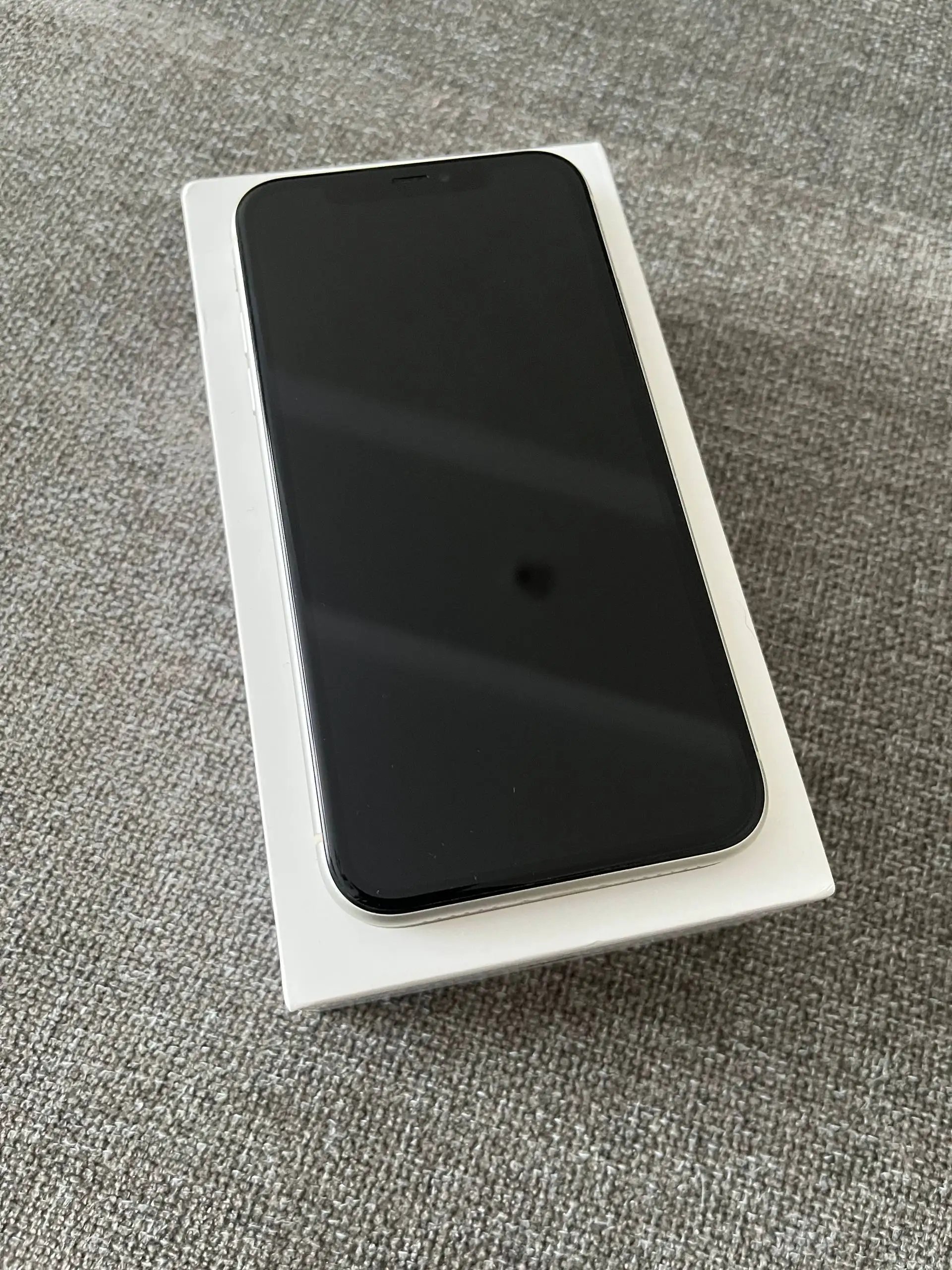 iPhone 11 64GB Белый в идеальном состоянии - Смартфоны (Электроника) в Тольятти