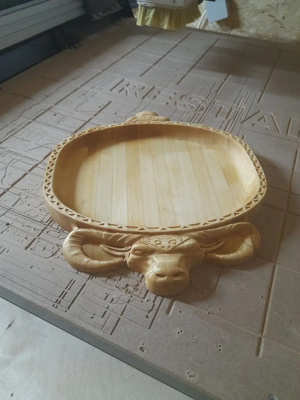 Резное березовое блюдо для шашлыка ручной работы - Посуда и кухонная утварь (Барахолка) в Тольятти