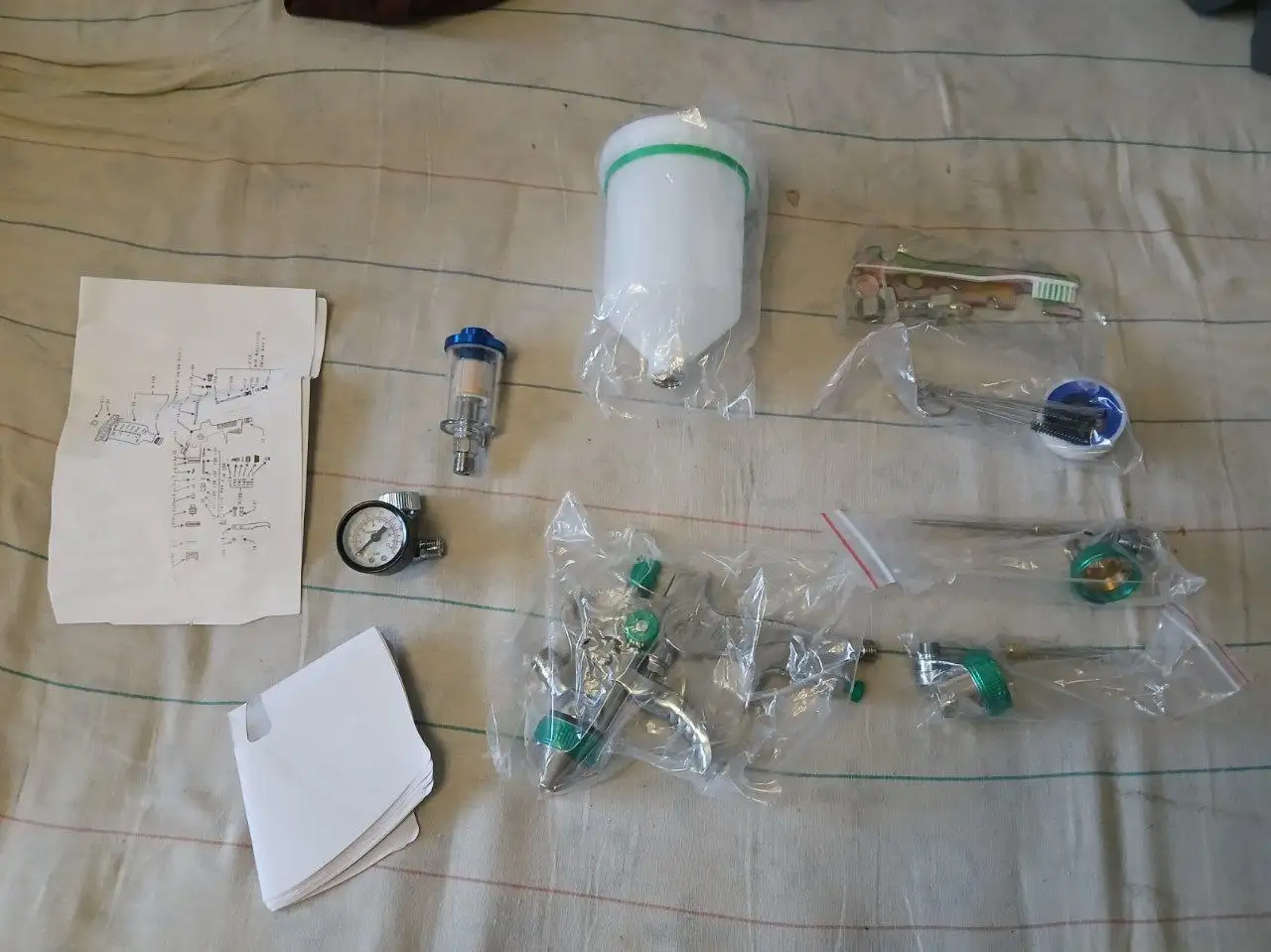 Продажа компрессора, пневмошланга, краскопульта и сварочного шлема - Барахолка в ТОЛЬЯТТИ