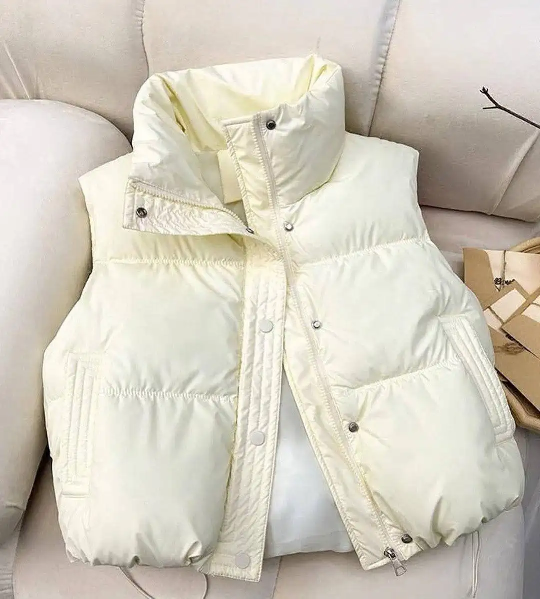 Новая жилетка размер 42/44 молочного цвета - Верхняя одежда (Одежда) в Тольятти