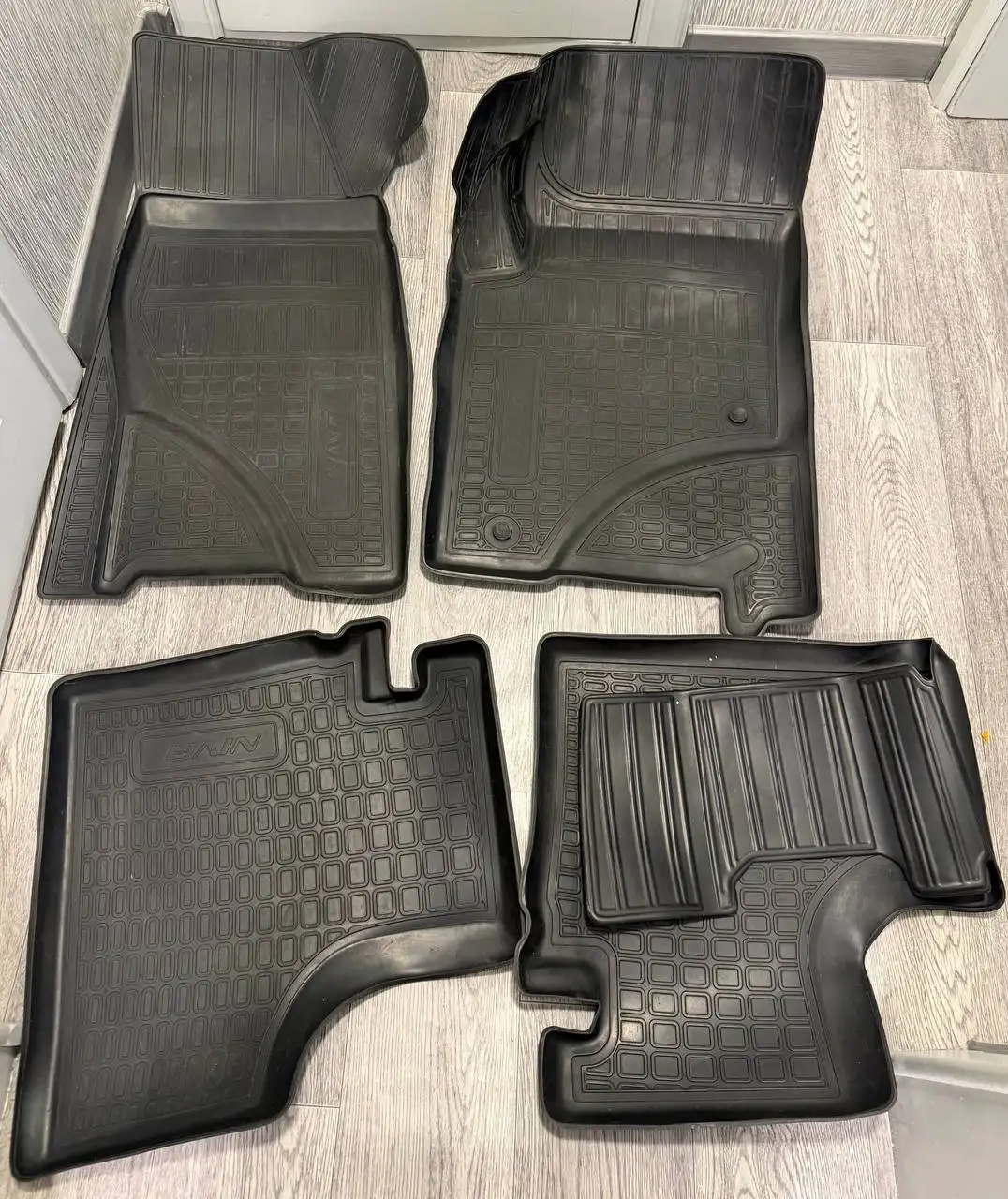 Резиновые коврики Chevrolet Niva - Аксессуары (Авто) в Тольятти