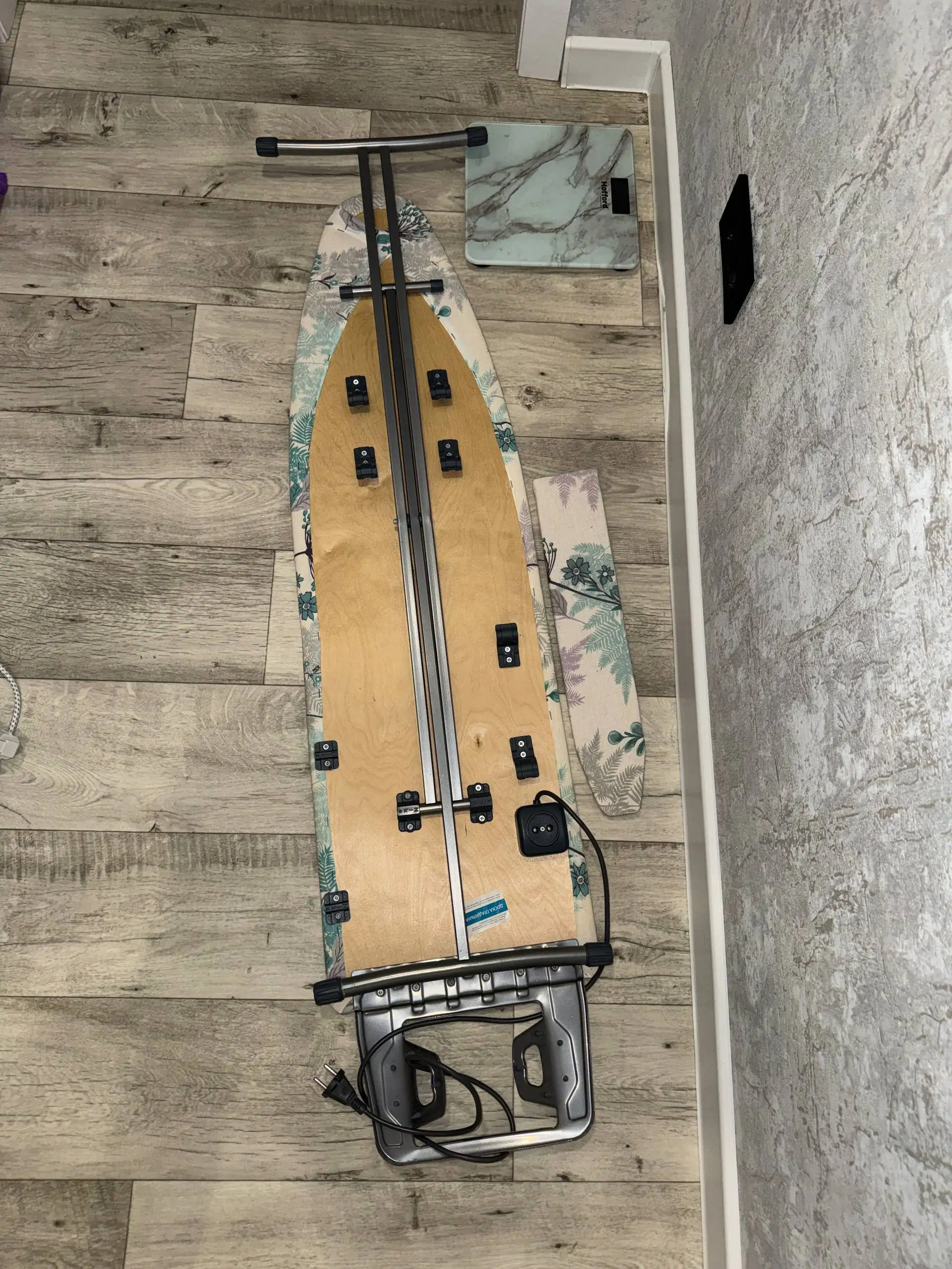 Продам гладильную доску с утюгом - Бытовая техника (Для дома и дачи) в Тольятти