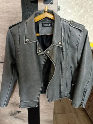 Продается кожаная куртка на девочку рост 134-140 - Комбинезон в ТОЛЬЯТТИ