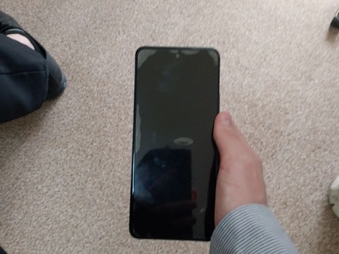 Телефон с царапинами на дисплее - Мобильные телефоны (Электроника) в Тольятти