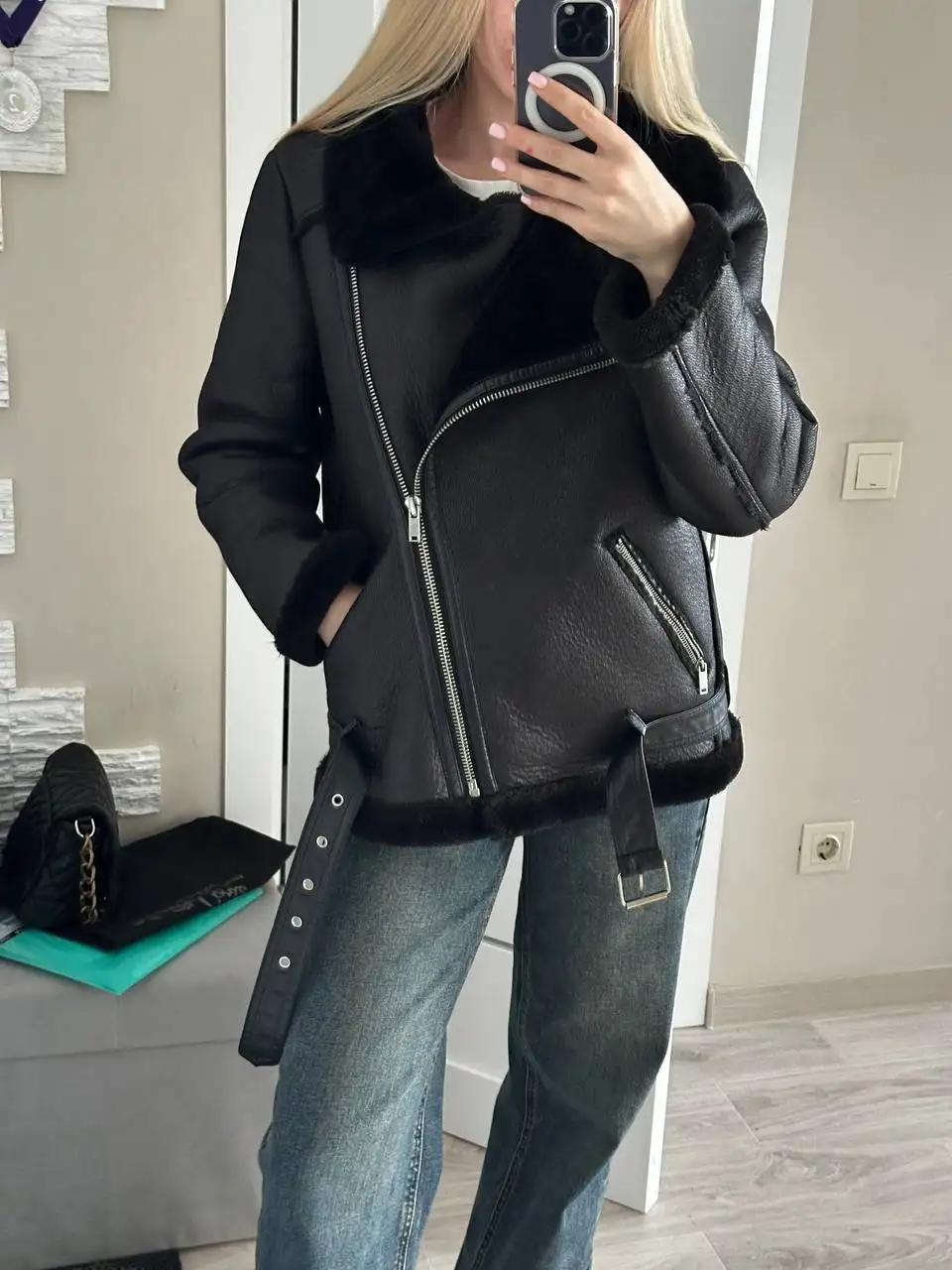 Женская дубленка в отличном состоянии - Верхняя одежда (Одежда) в Тольятти